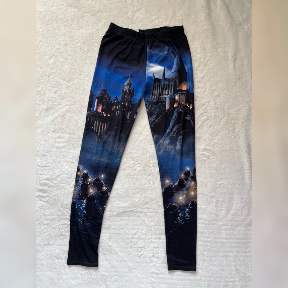 Hogwarts graphic leggings